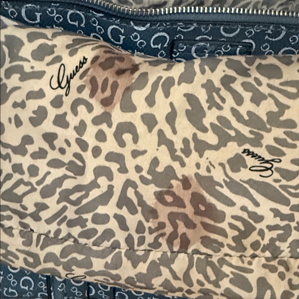 GUESS Gray Patterned Satchel - Picture 7 of 8